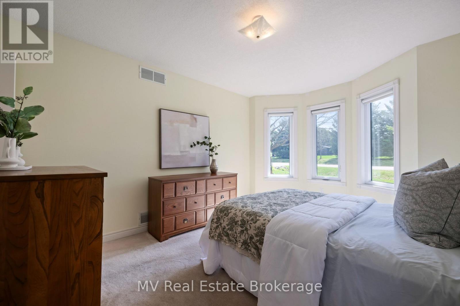5 Amalia Crescent, Centre Wellington, Ontario  N0B 1J0 - Photo 28 - X12116467