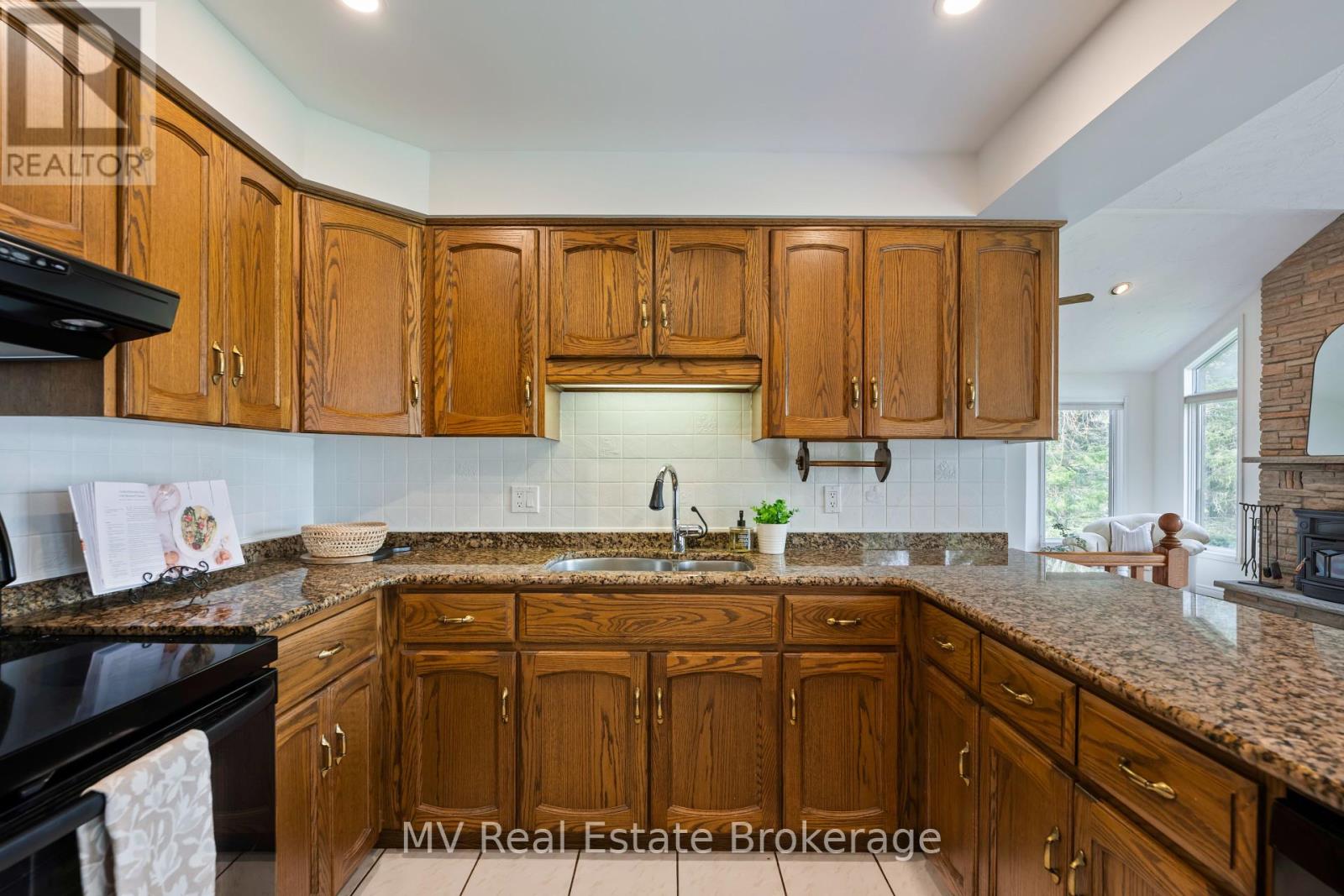 5 Amalia Crescent, Centre Wellington, Ontario  N0B 1J0 - Photo 20 - X12116467