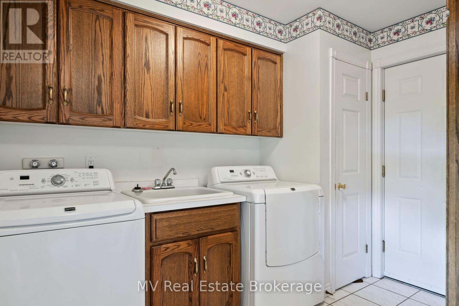 5 Amalia Crescent, Centre Wellington, Ontario  N0B 1J0 - Photo 38 - X12116467