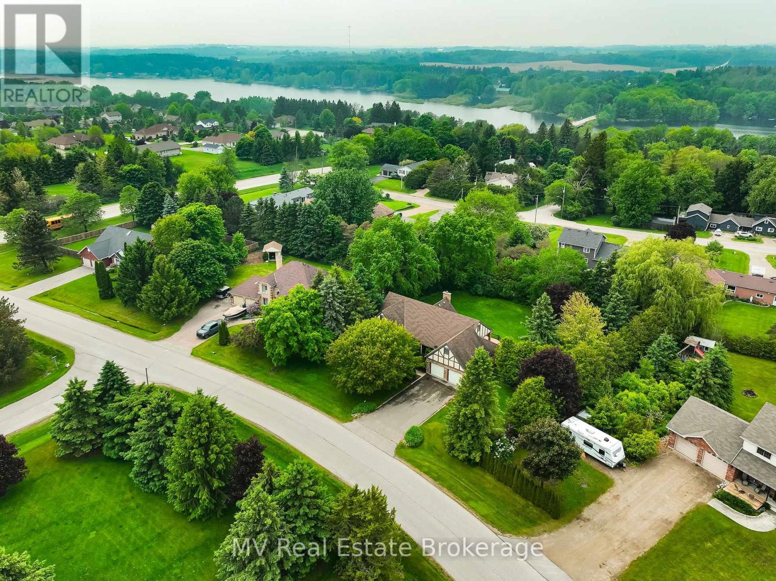 5 Amalia Crescent, Centre Wellington, Ontario  N0B 1J0 - Photo 48 - X12116467