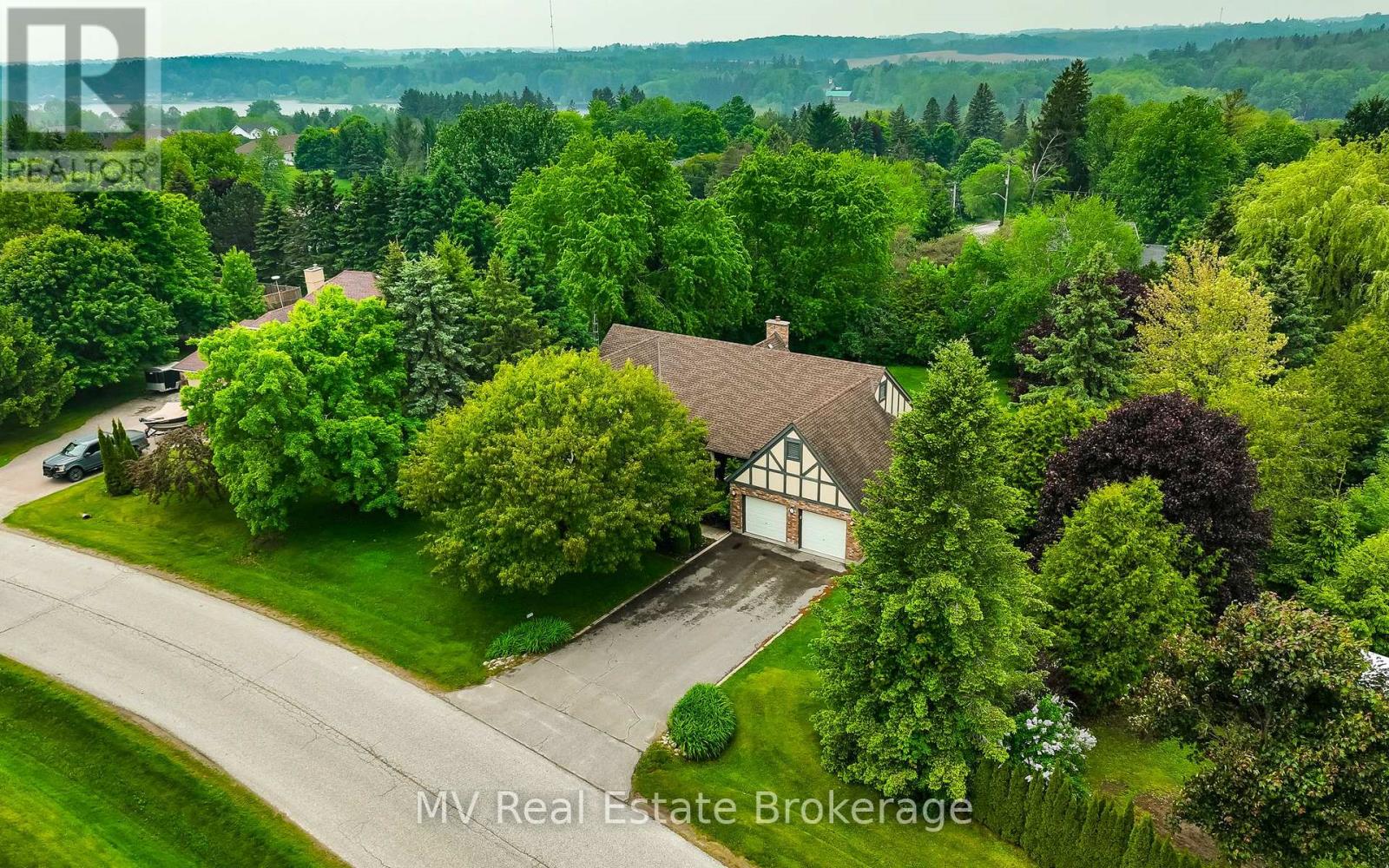 5 Amalia Crescent, Centre Wellington, Ontario  N0B 1J0 - Photo 45 - X12116467