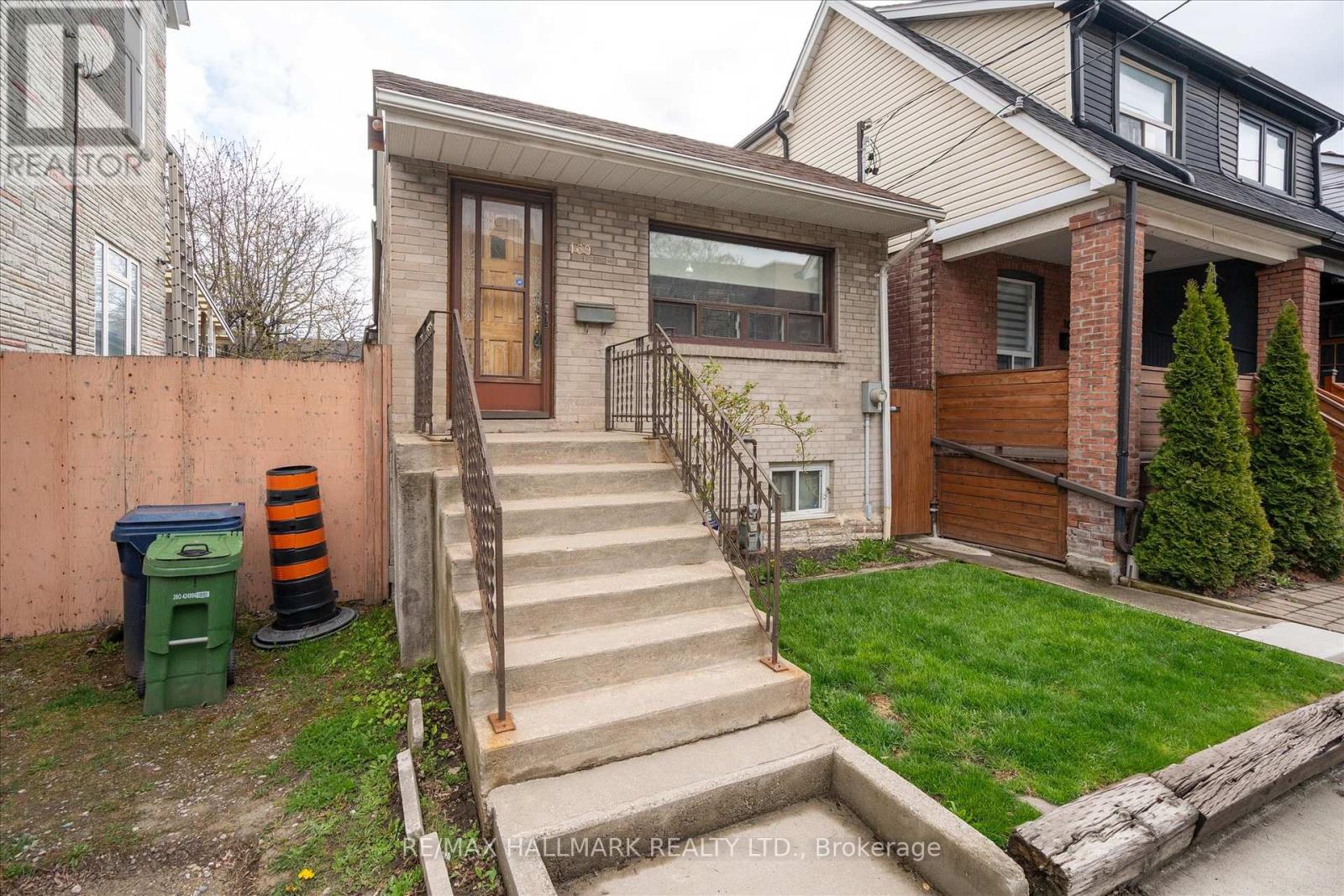 169 Carlaw Avenue, Toronto (South Riverdale), Ontario  M4M 2R8 - Photo 1 - E12202435
