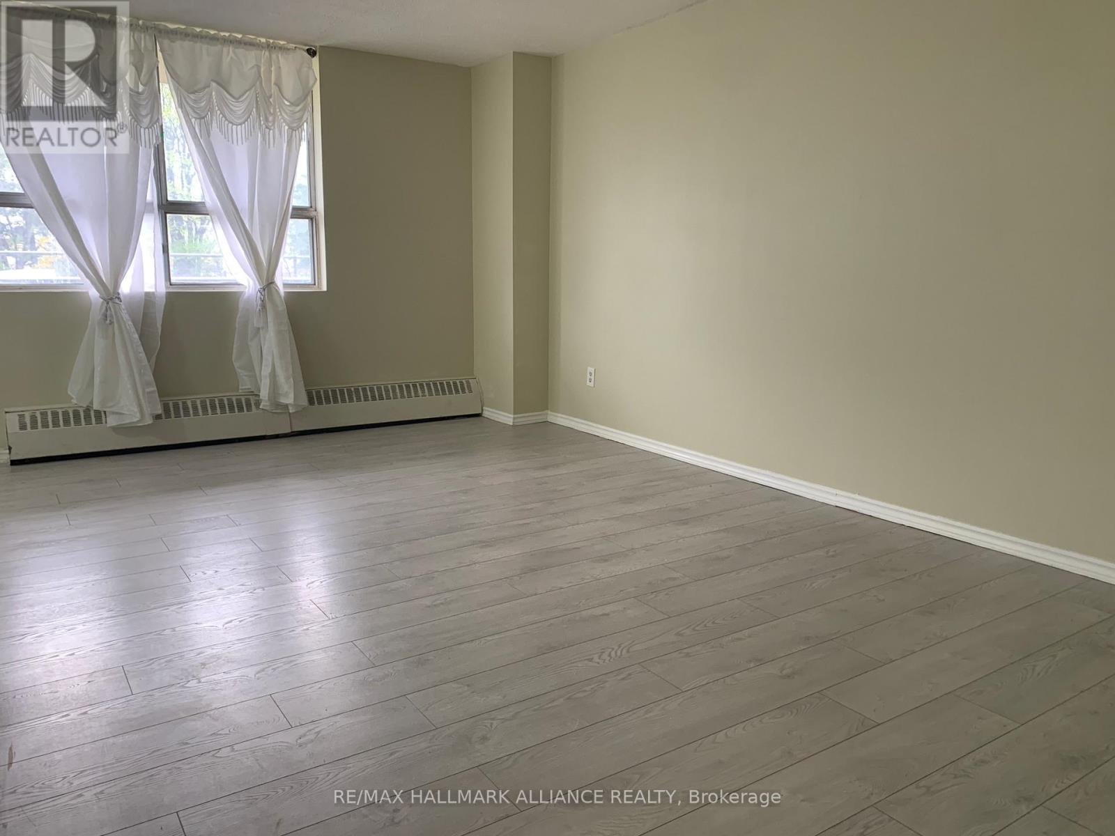 108 - 1950 Kennedy Road, Toronto (Dorset Park), Ontario  M1P 4S9 - Photo 3 - E12202443