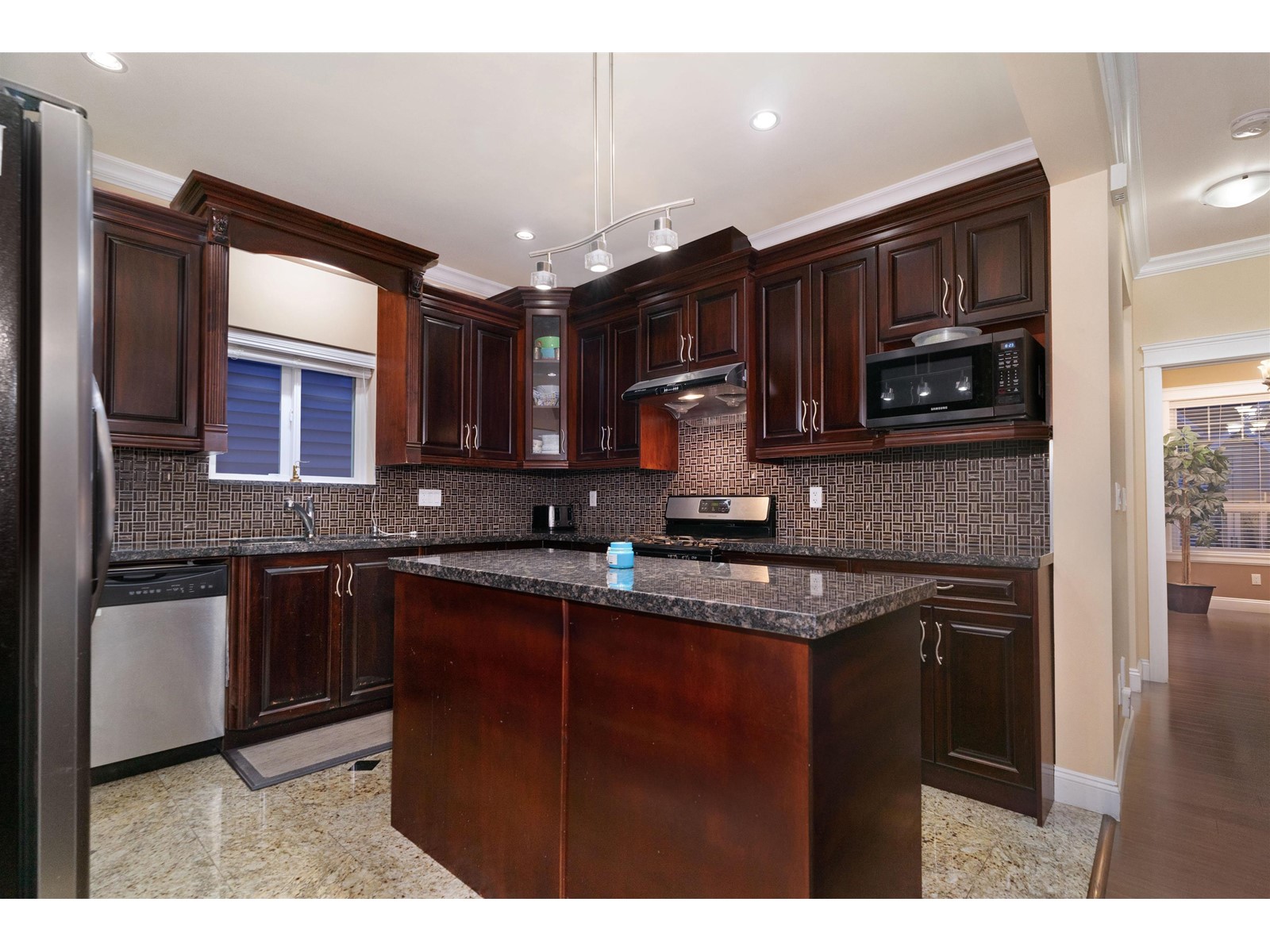 5878 129 Street, Surrey, British Columbia  V3X 0C7 - Photo 5 - R3012232