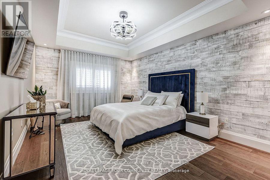 1256 Mineola Gardens, Mississauga, Ontario  L5G 3Y3 - Photo 13 - W12197024