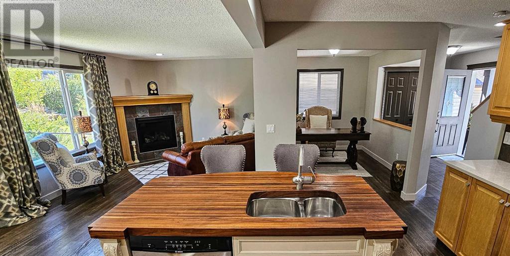 47 Sunset Circle, Cochrane, Alberta  T4C 0C3 - Photo 7 - A2226022