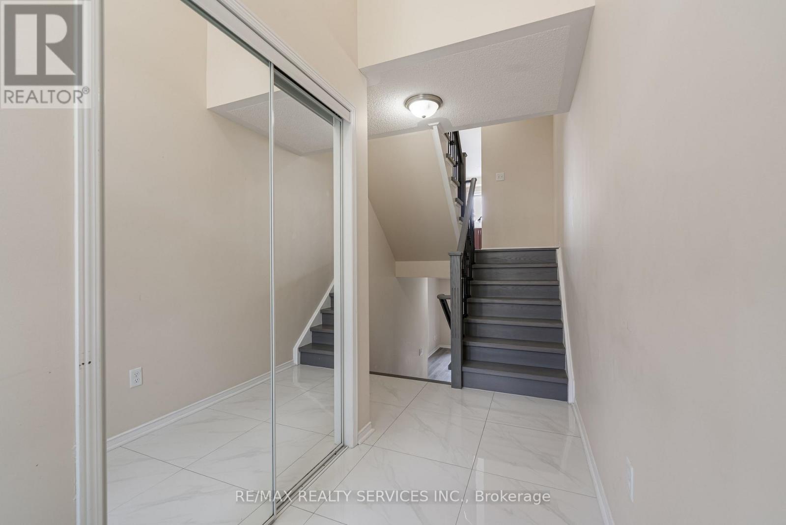 2187 Fiddlers Way, Oakville, Ontario  L6M 0L6 - Photo 5 - W12201557