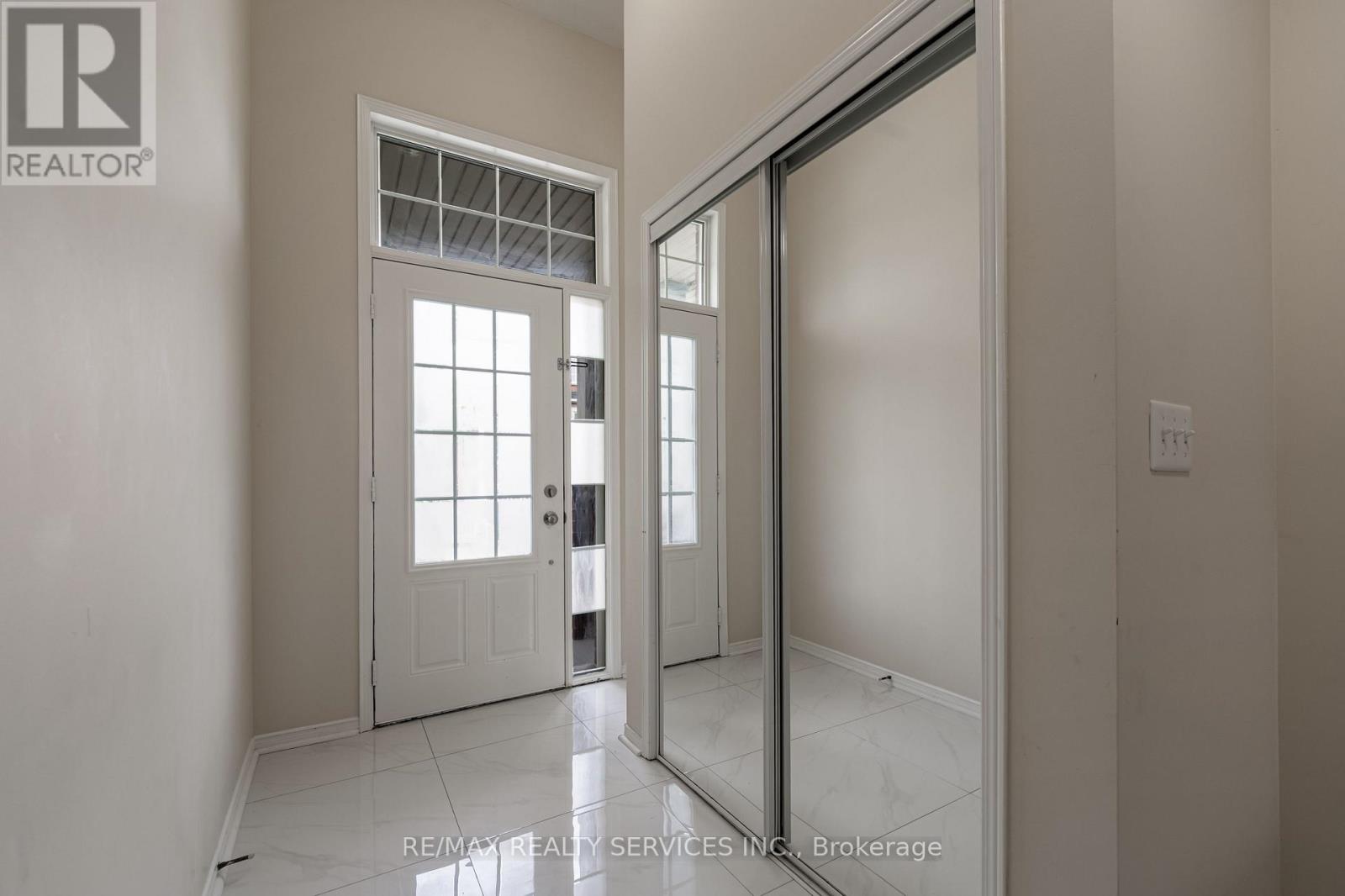 2187 Fiddlers Way, Oakville, Ontario  L6M 0L6 - Photo 4 - W12201557