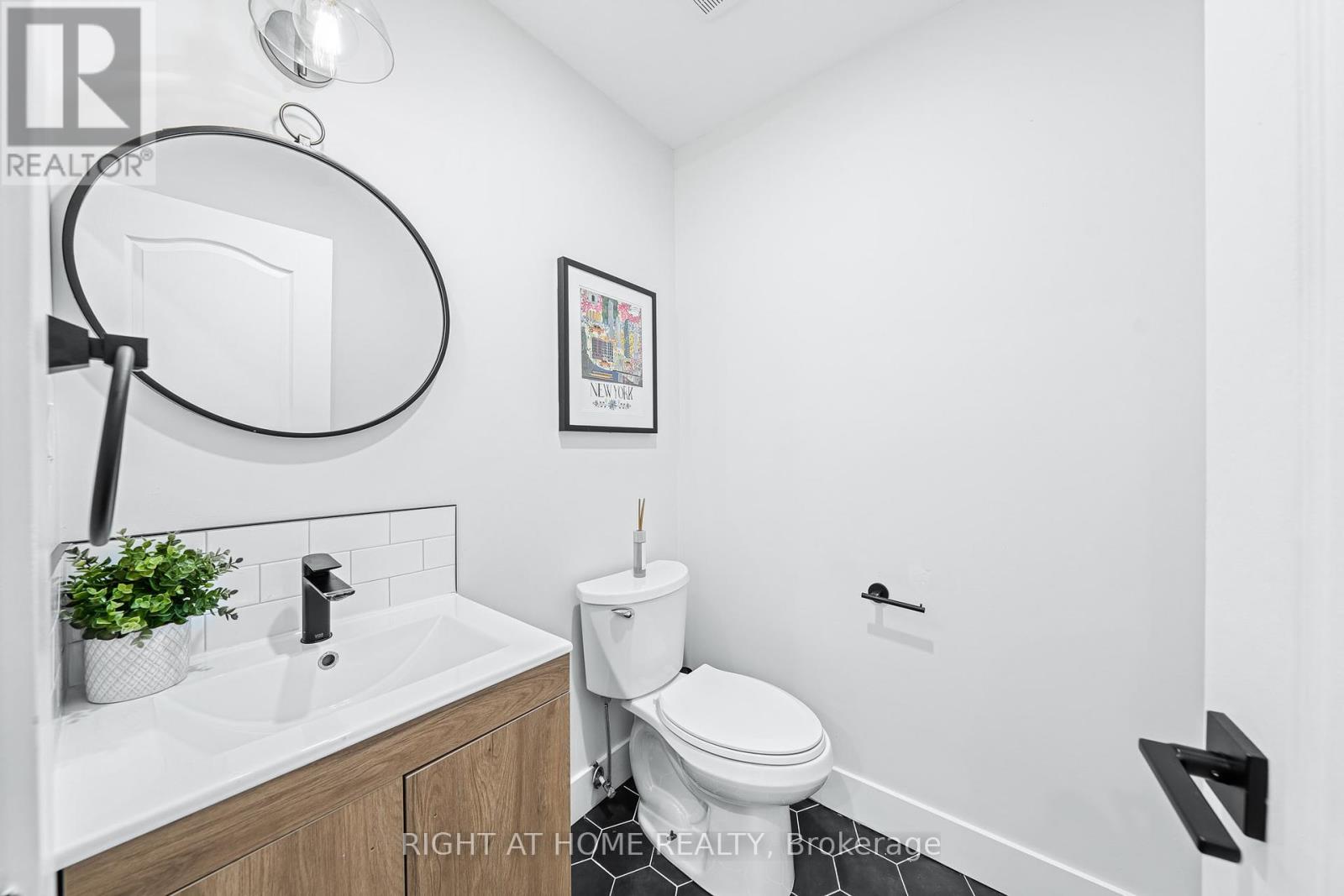 13 - 8777 Dufferin Street, Vaughan (Patterson), Ontario  L4J 8W3 - Photo 7 - N12202317