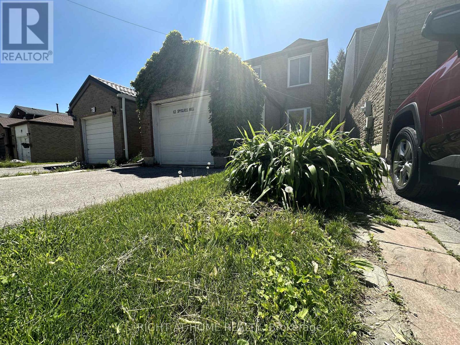 63 Spyglass Hill Road, Vaughan, Ontario  L4K 2K6 - Photo 2 - N12202500