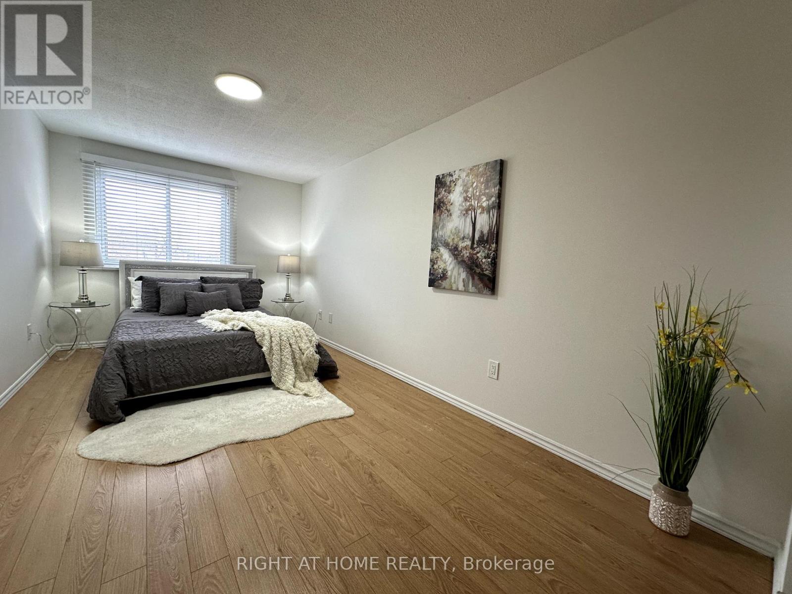 63 Spyglass Hill Road, Vaughan, Ontario  L4K 2K6 - Photo 8 - N12202500
