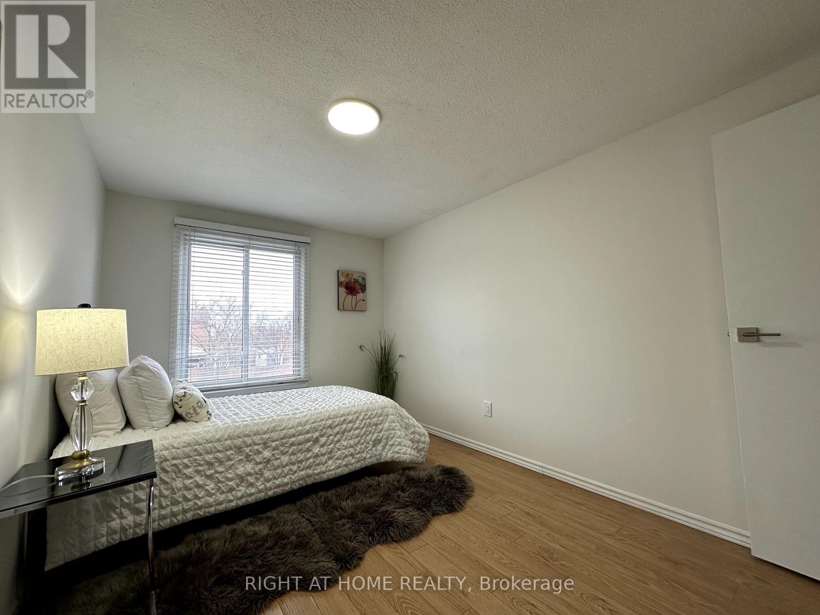 63 Spyglass Hill Road, Vaughan, Ontario  L4K 2K6 - Photo 9 - N12202500