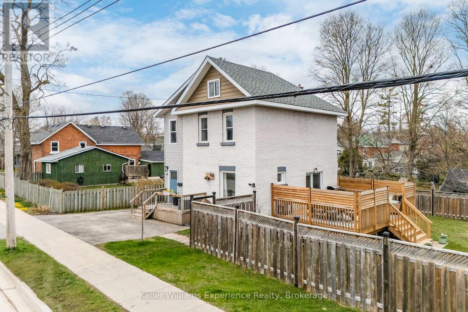 454 COLBORNE STREET, Midland, Ontario