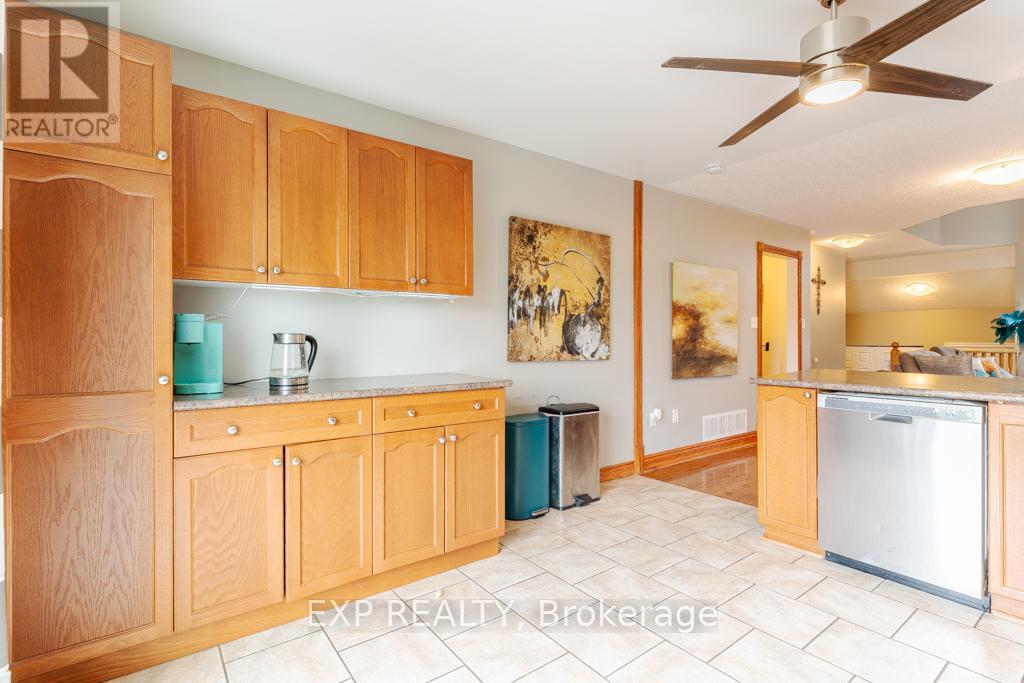 Upper - 74 Shalom Way, Barrie (Painswick South), Ontario  L4N 5Y3 - Photo 10 - S12202506