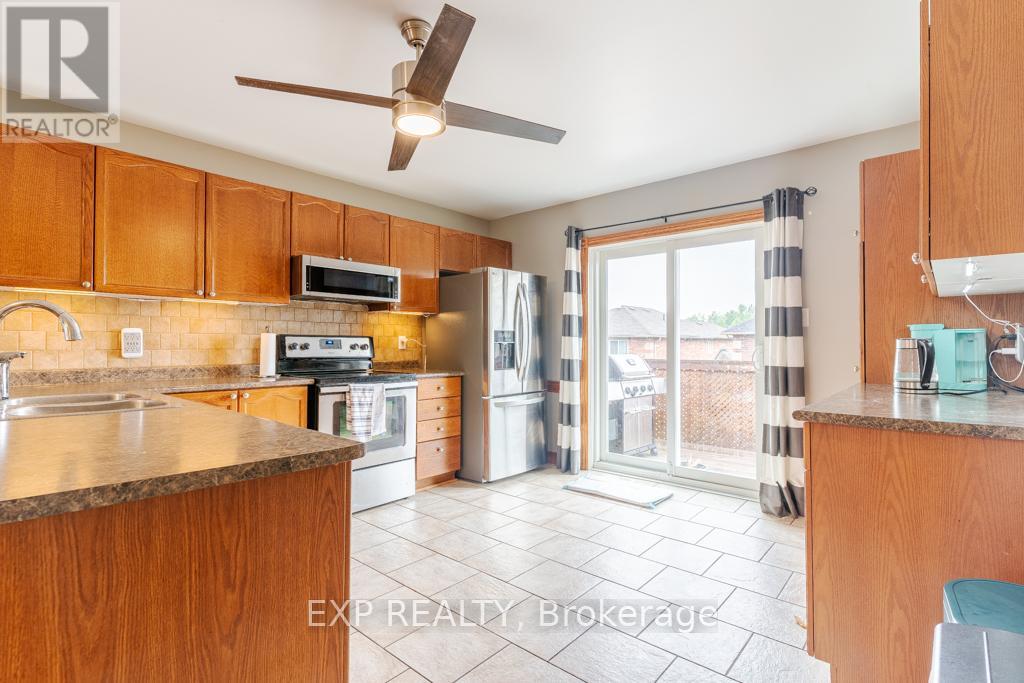 Upper - 74 Shalom Way, Barrie (Painswick South), Ontario  L4N 5Y3 - Photo 8 - S12202506
