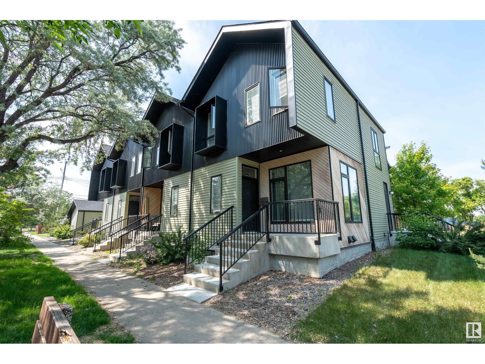 16204 102 AV NW, Edmonton, Alberta