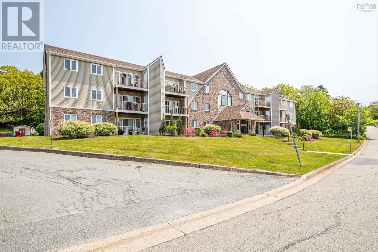 Property at 7 70 Collins Grove image 2