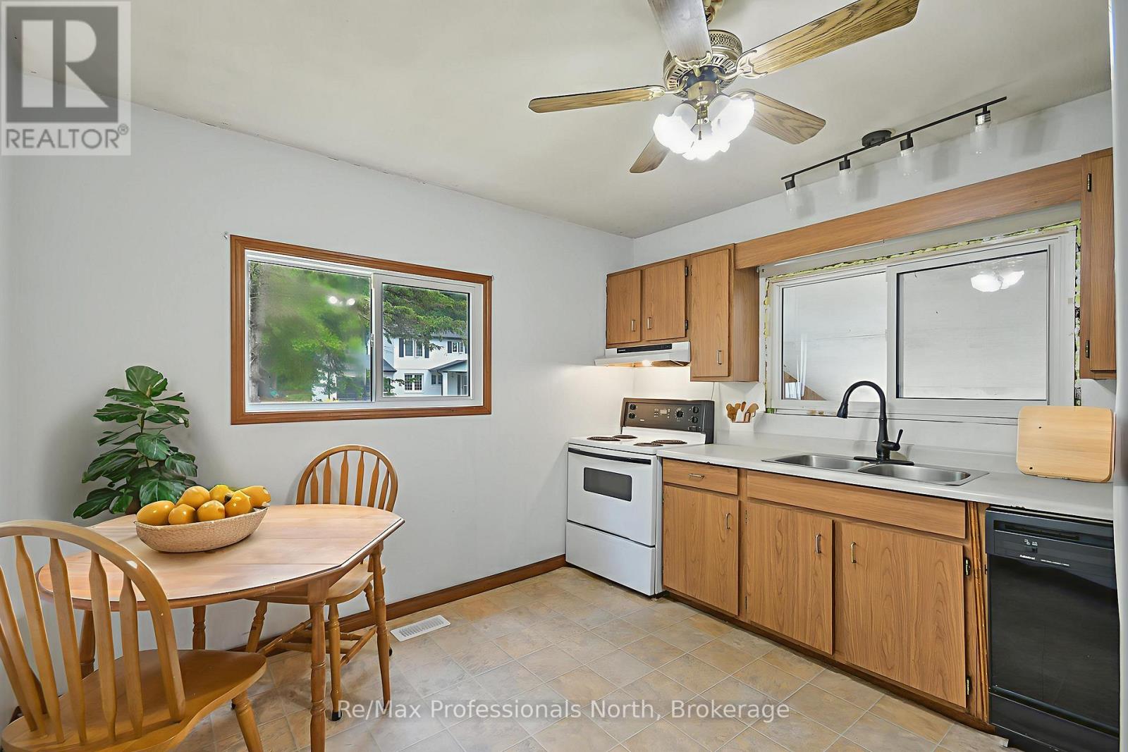 Property at 10 WILSHIER BOULEVARD image 2