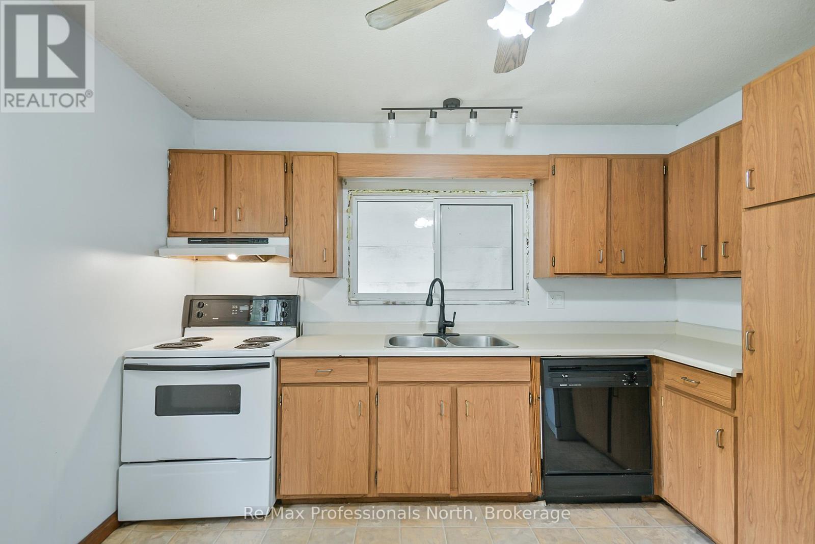 Property at 10 WILSHIER BOULEVARD image 3
