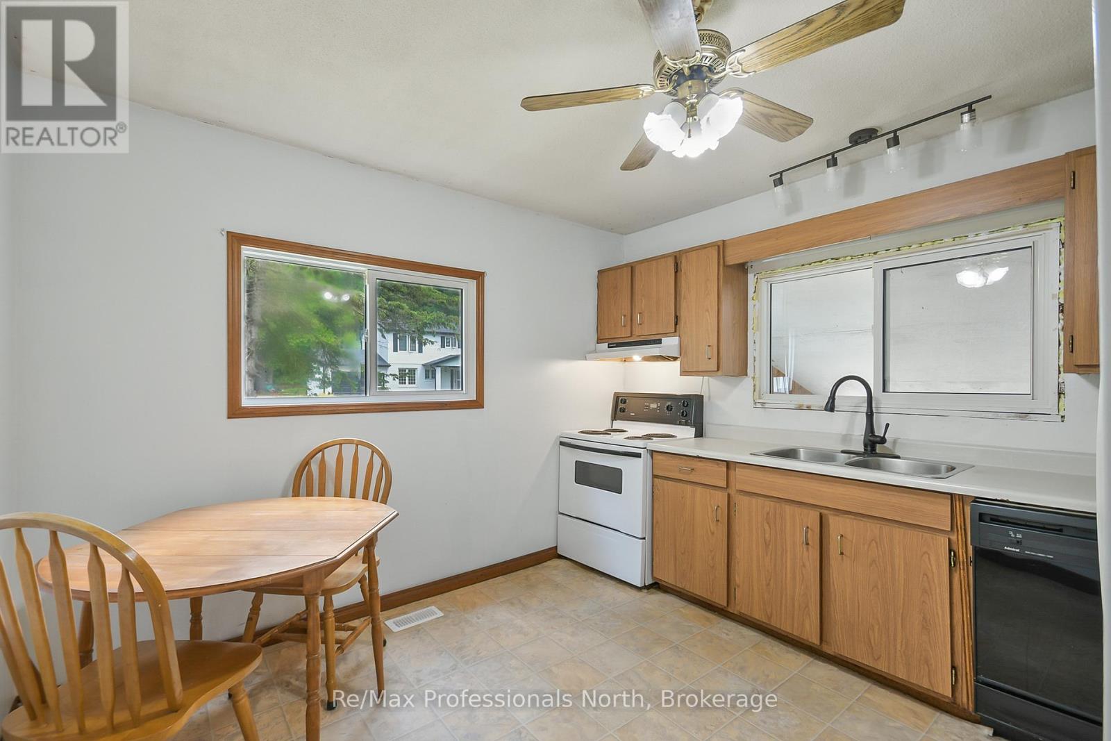 Property at 10 WILSHIER BOULEVARD image 4