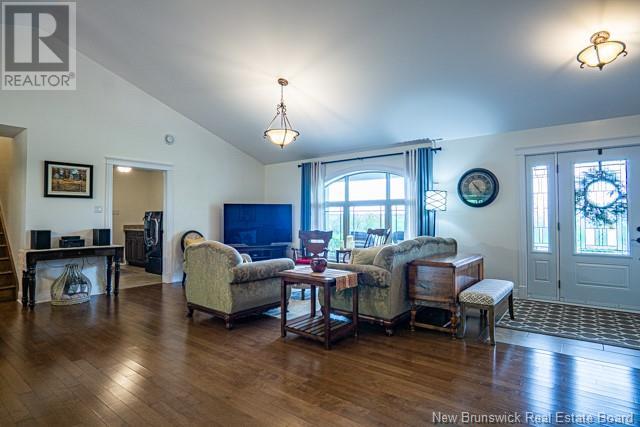 Property at 5 Snowshoe Street image 4