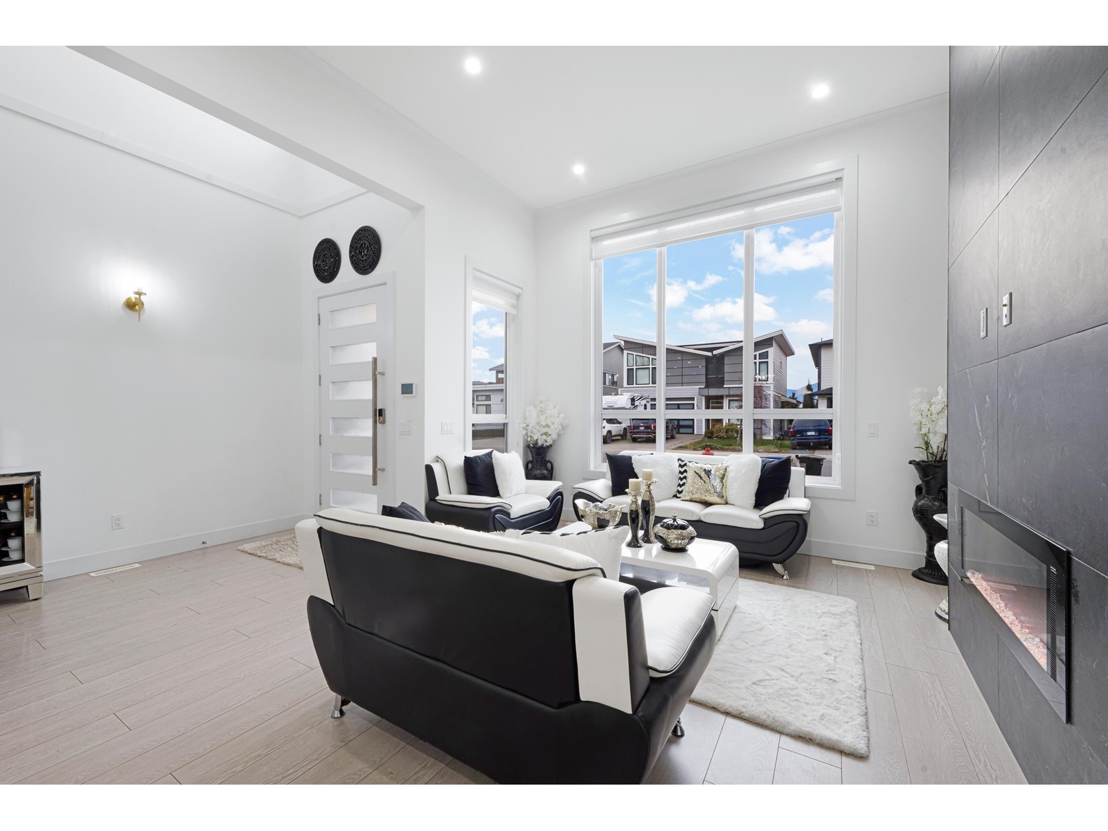 Property at 6420 FAIRWAY STREET image 3