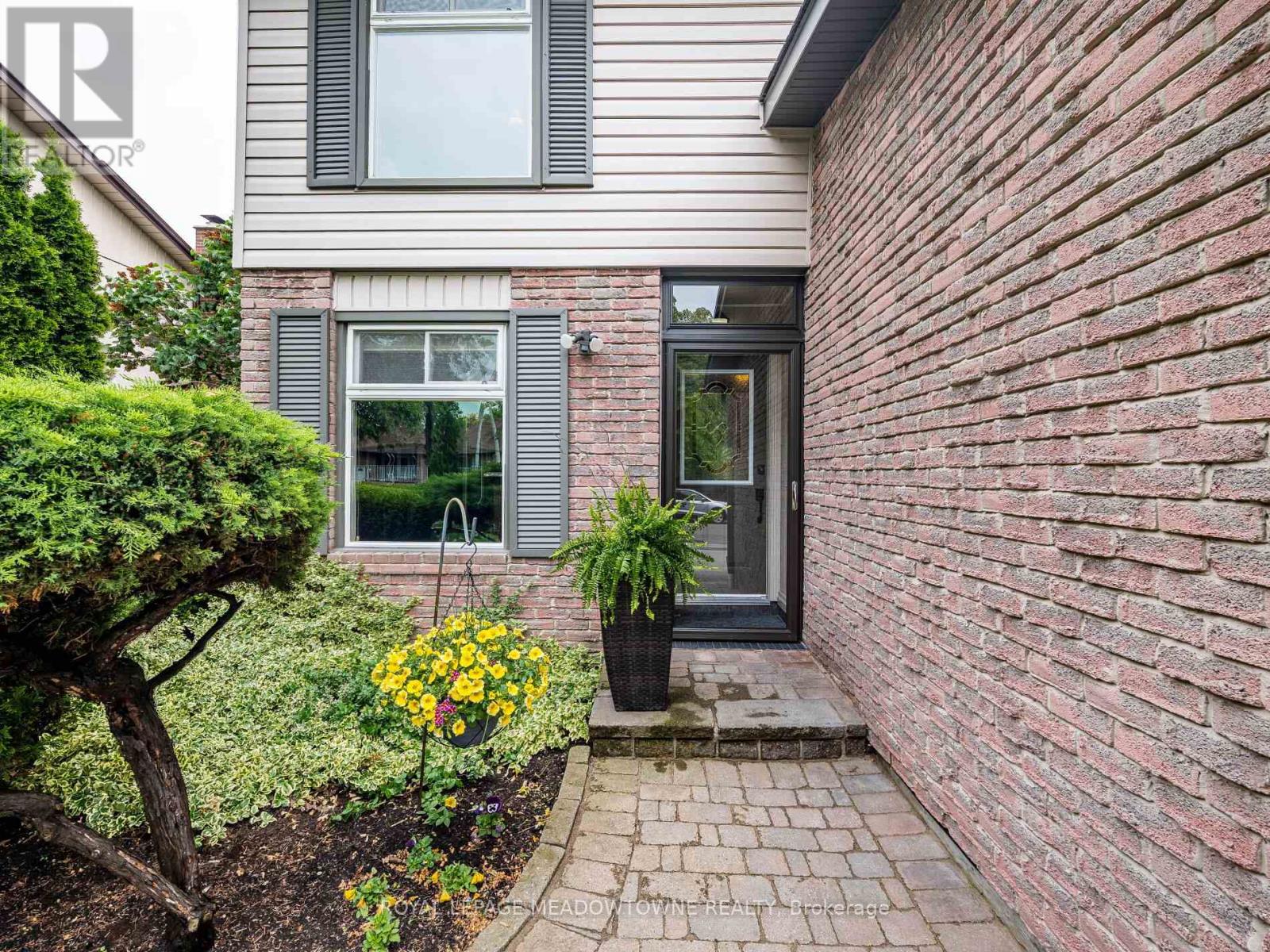 7208 Joliette Crescent, Mississauga, Ontario  L5N 1Z3 - Photo 4 - W12202397