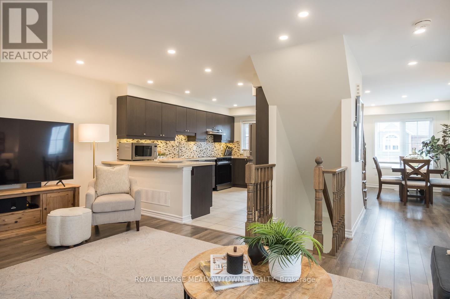621 Laking Terrace, Milton, Ontario  L9T 9J5 - Photo 10 - W12202420