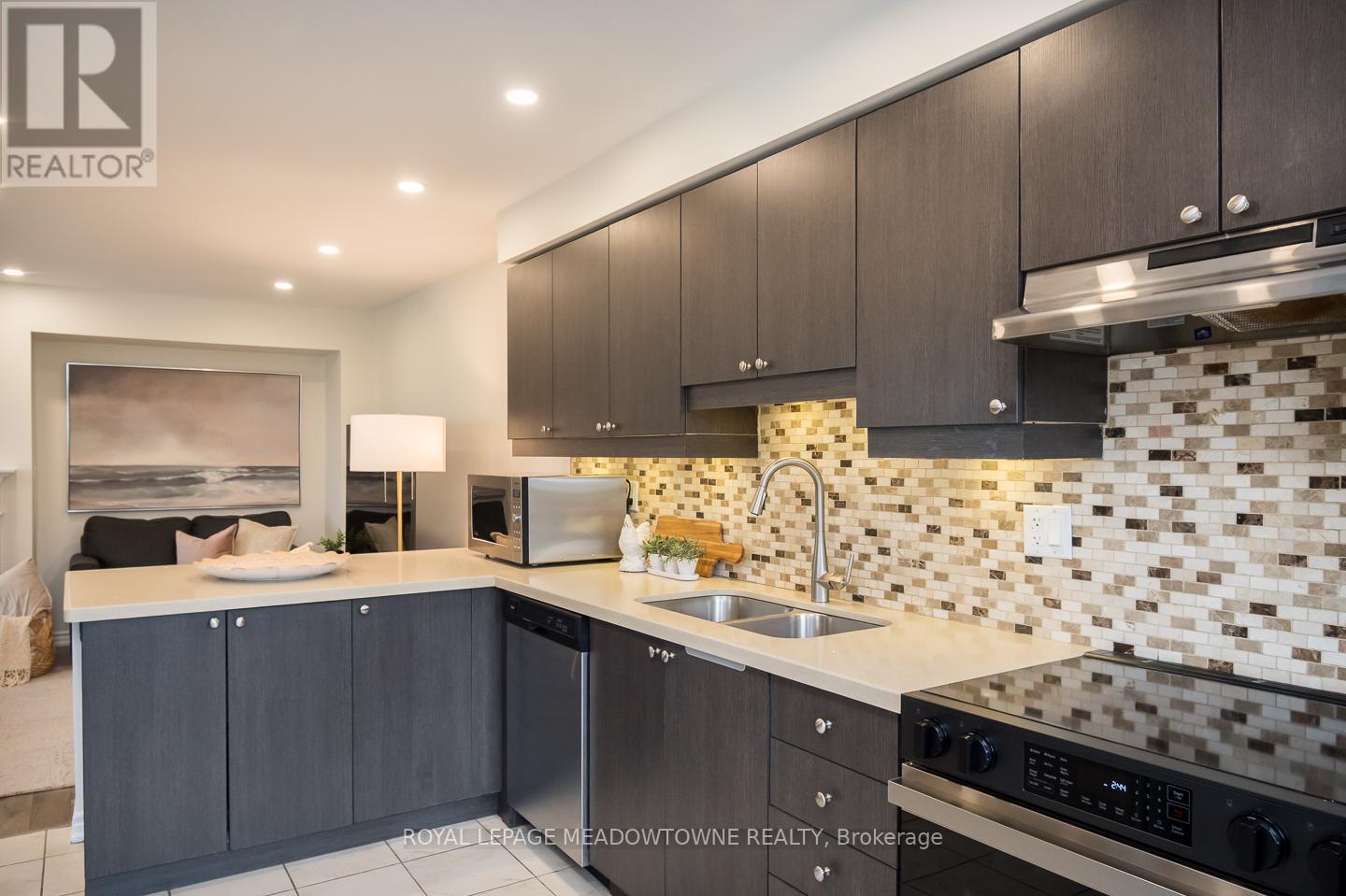 621 Laking Terrace, Milton, Ontario  L9T 9J5 - Photo 20 - W12202420