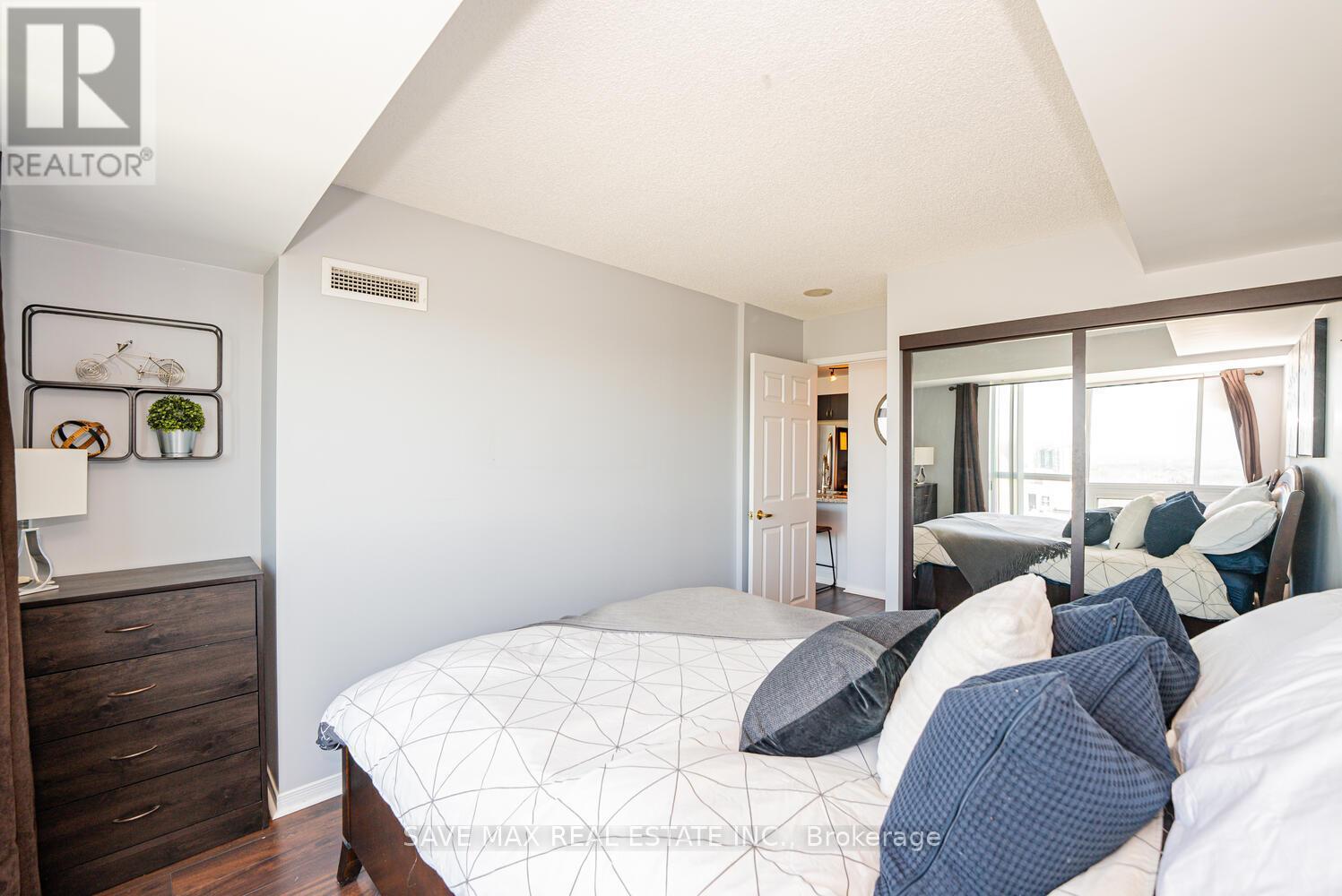1801 - 4900 Glen Erin Drive, Mississauga (Central Erin Mills), Ontario  L5M 7S2 - Photo 21 - W12202430