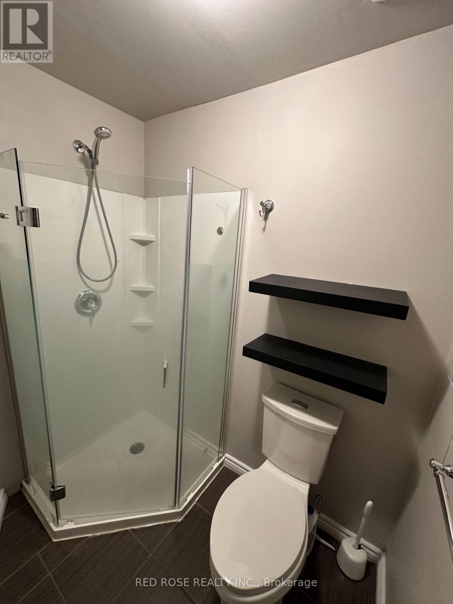 2211 Prescott Place, Burlington, Ontario  L7L 6L3 - Photo 14 - W12202441