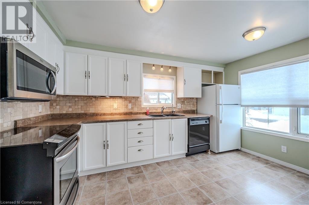 3 Rolling Brook Lane, New Hamburg, Ontario N3A 2G1 - Photo 2 - 40737331