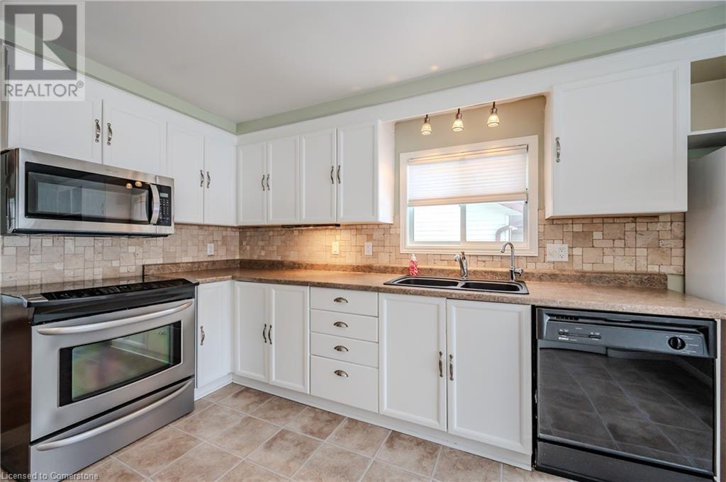 3 Rolling Brook Lane, New Hamburg, Ontario N3A 2G1 - Photo 3 - 40737331