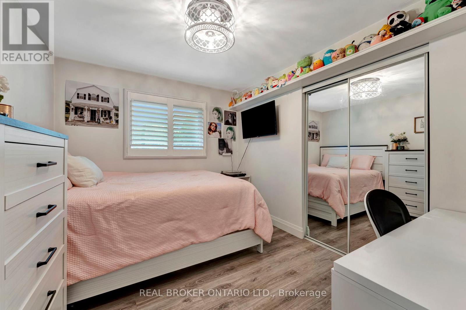 403 Oakhill Drive, Brantford, Ontario  N3T 5L7 - Photo 18 - X12202330