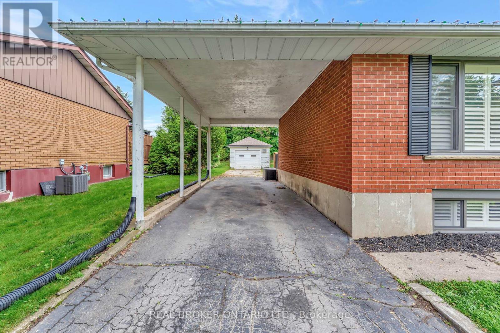 403 Oakhill Drive, Brantford, Ontario  N3T 5L7 - Photo 28 - X12202330