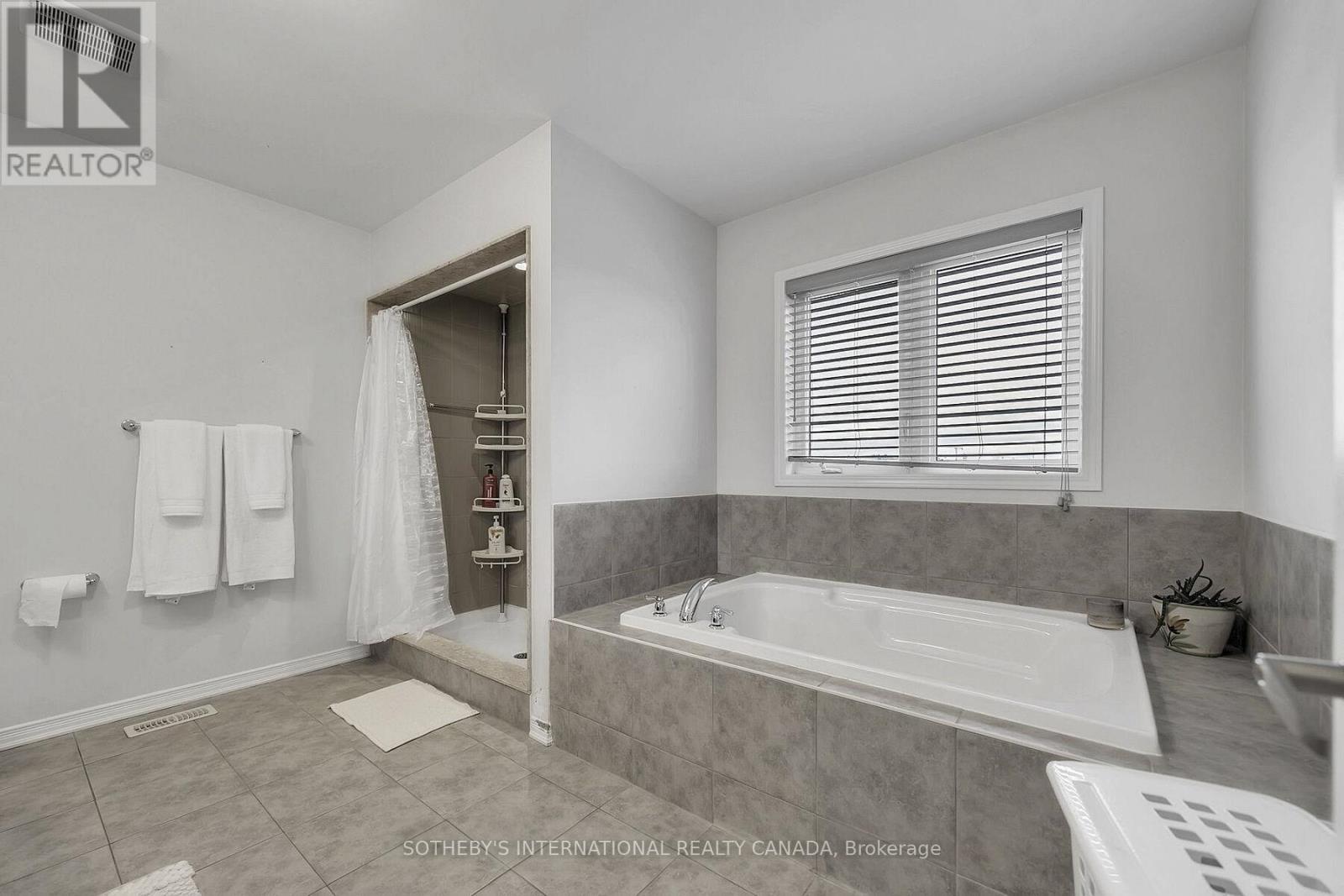 246 Dolman Street, Woolwich, Ontario  N0B 1M0 - Photo 7 - X12202404