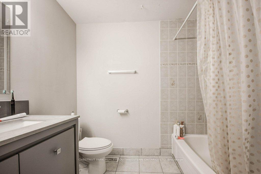 62 Dorset Street, Waterloo, Ontario  N2L 3L8 - Photo 10 - X12202454