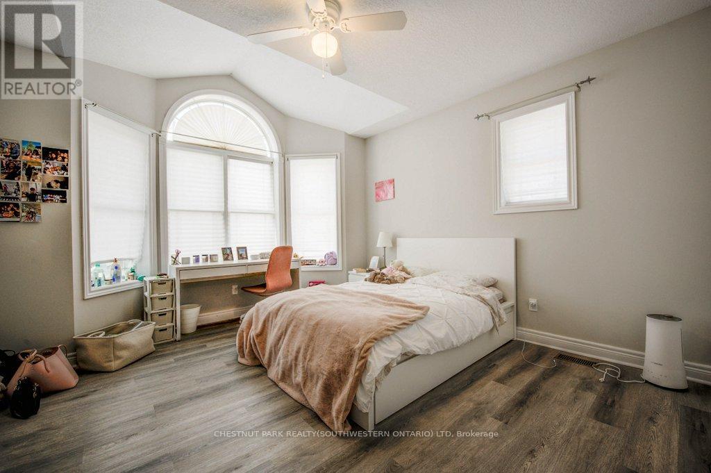 62 Dorset Street, Waterloo, Ontario  N2L 3L8 - Photo 13 - X12202454