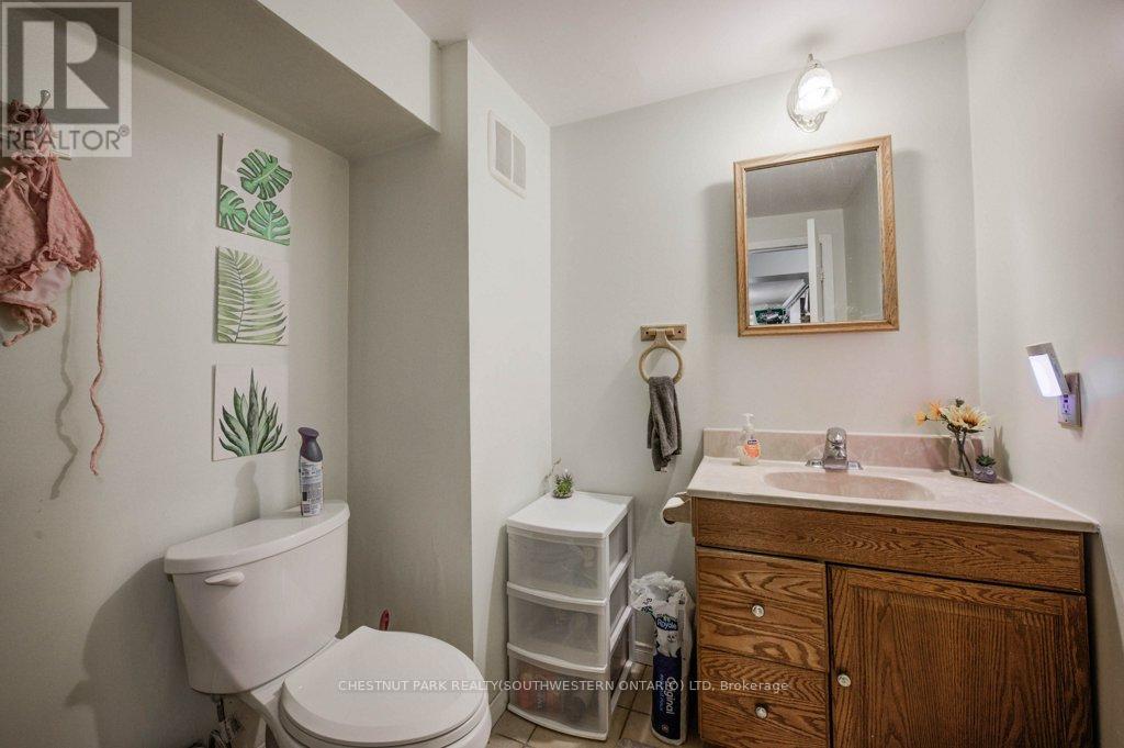 62 Dorset Street, Waterloo, Ontario  N2L 3L8 - Photo 23 - X12202454
