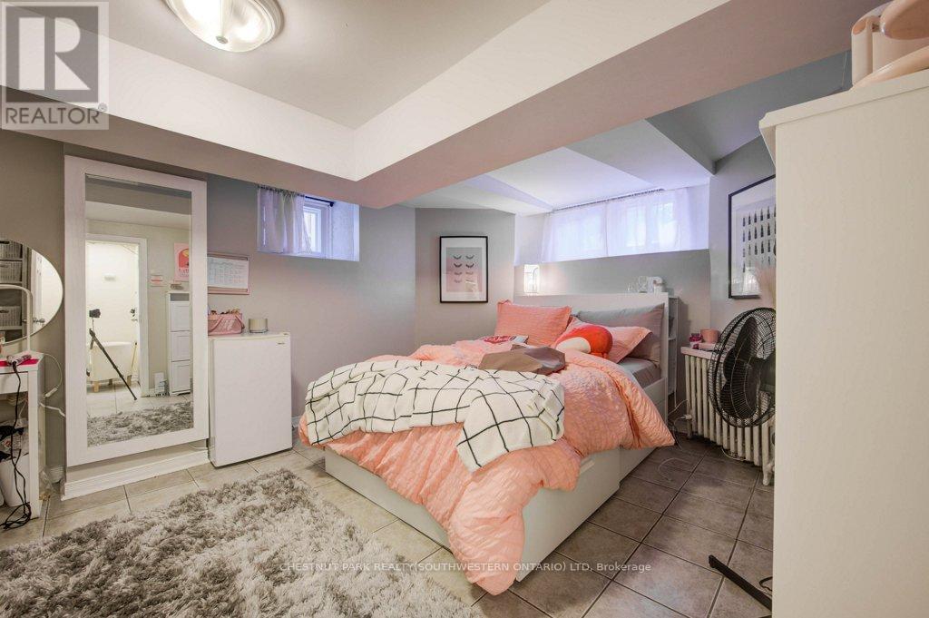 62 Dorset Street, Waterloo, Ontario  N2L 3L8 - Photo 24 - X12202454