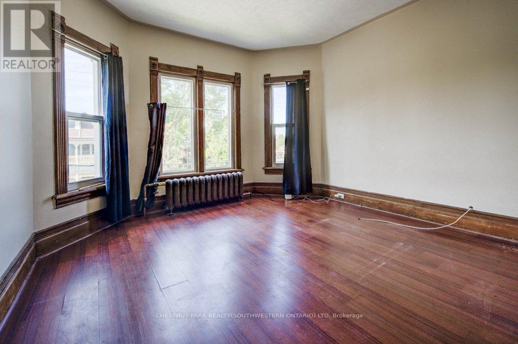 62 Dorset Street, Waterloo, Ontario  N2L 3L8 - Photo 36 - X12202454