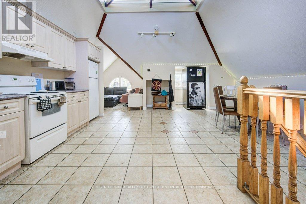 62 Dorset Street, Waterloo, Ontario  N2L 3L8 - Photo 41 - X12202454