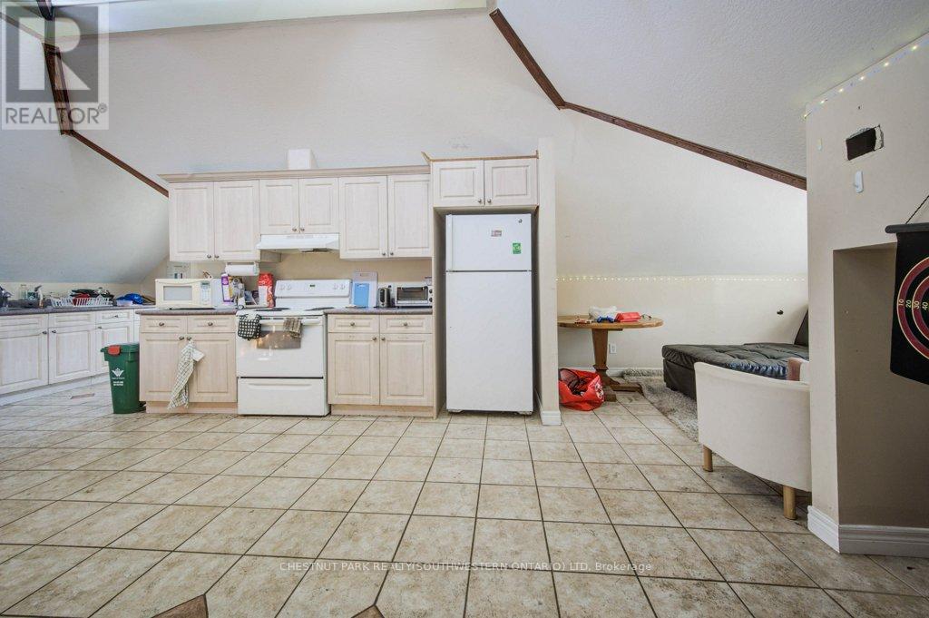 62 Dorset Street, Waterloo, Ontario  N2L 3L8 - Photo 44 - X12202454