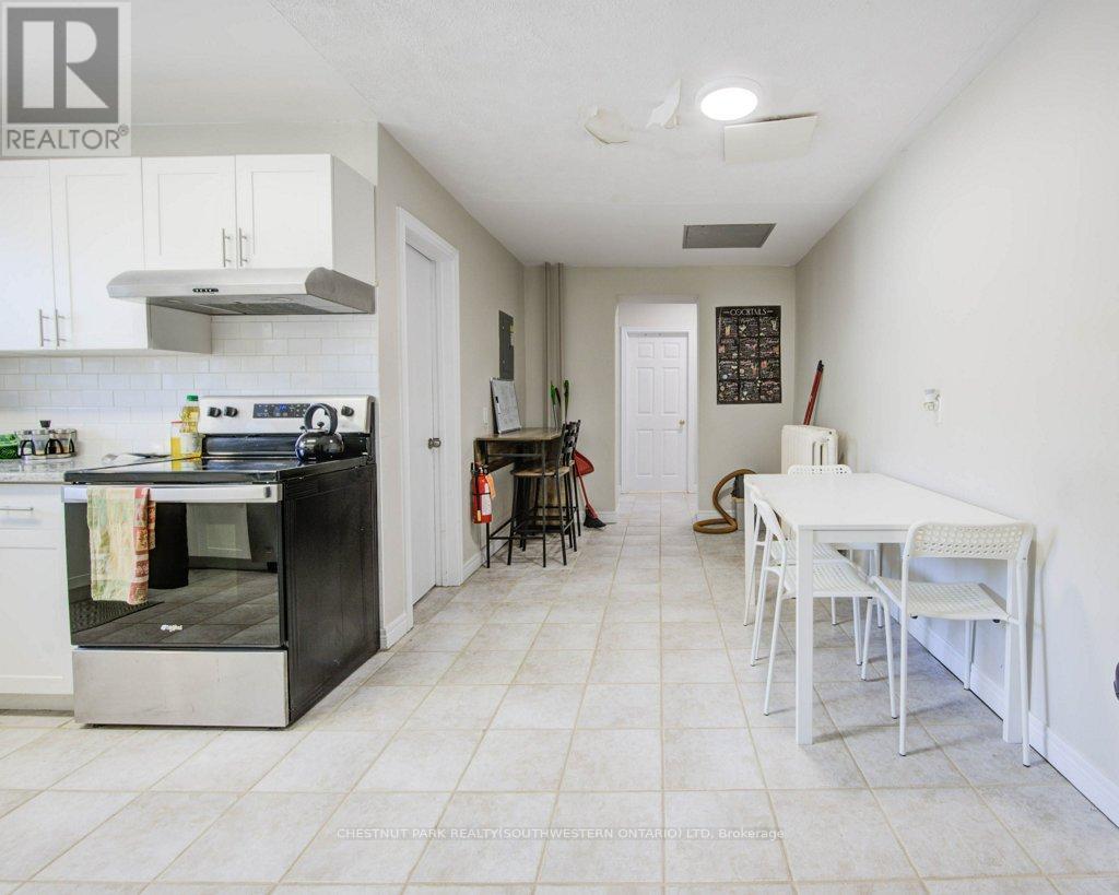 62 Dorset Street, Waterloo, Ontario  N2L 3L8 - Photo 6 - X12202454