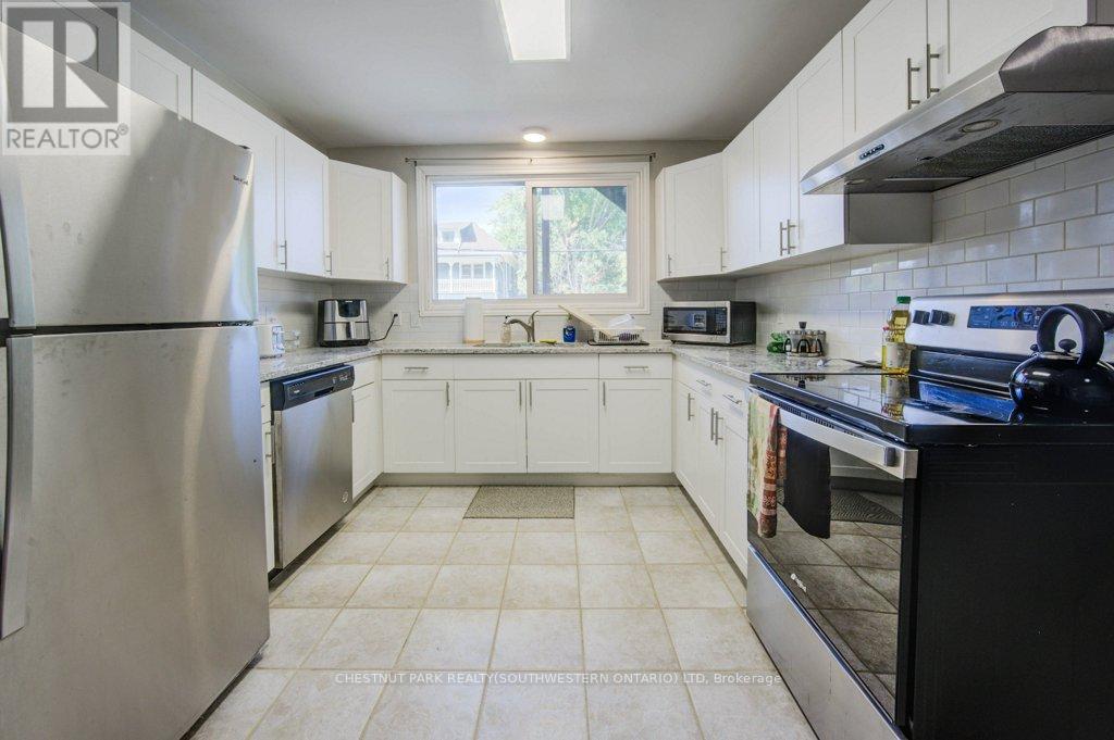 62 Dorset Street, Waterloo, Ontario  N2L 3L8 - Photo 7 - X12202454