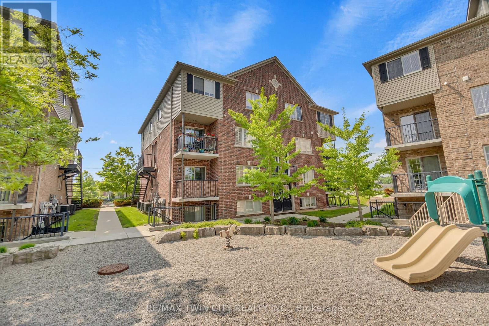 Property at 12 - 950 HIGHLAND ROAD W image 1