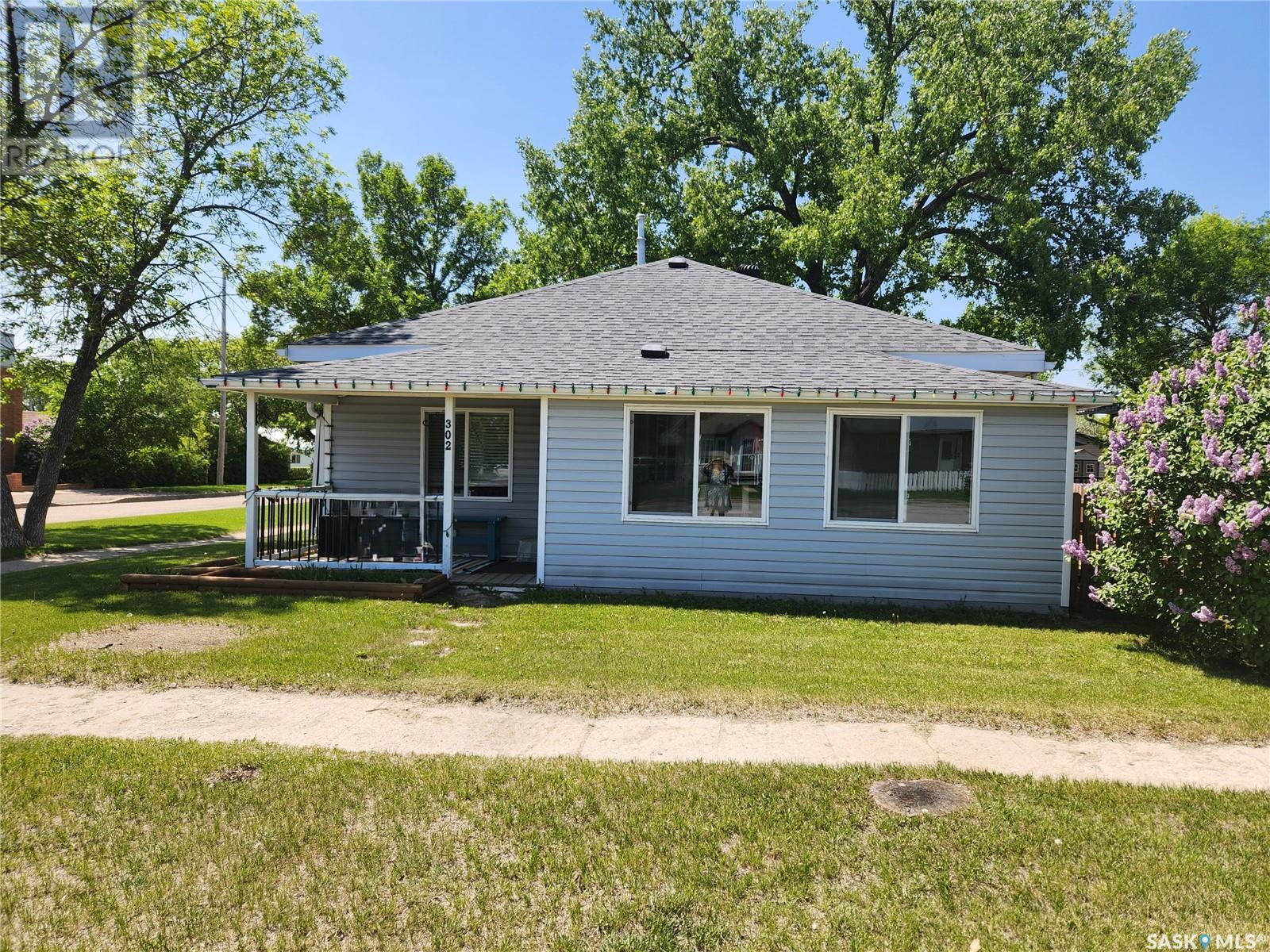 302 Main STREET, bienfait, Saskatchewan