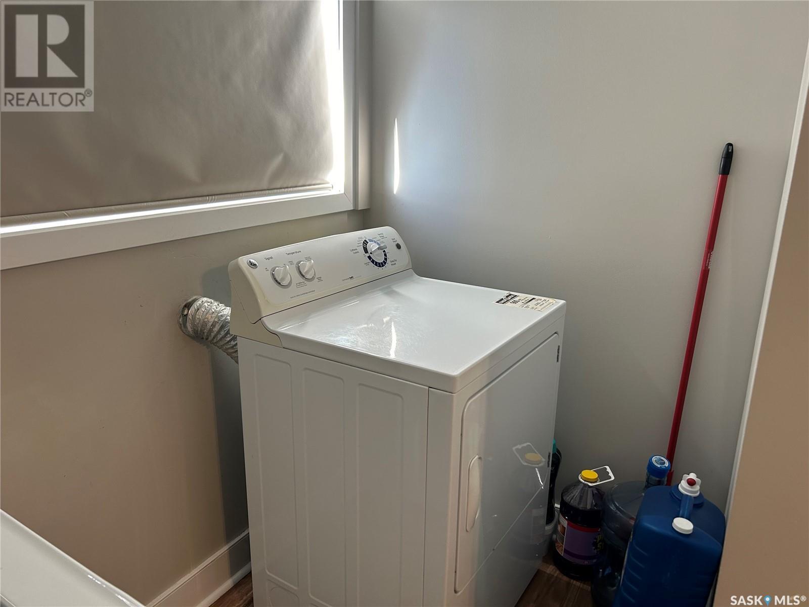 1236 Henleaze Avenue, Moose Jaw, Saskatchewan  S6H 3V9 - Photo 6 - SK008505