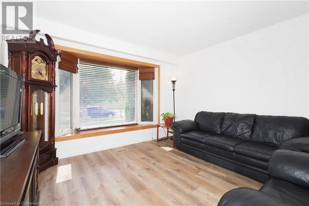 6 Shadeland Crescent, Kitchener, Ontario N2M 2H9 - Photo 8 - 40737702