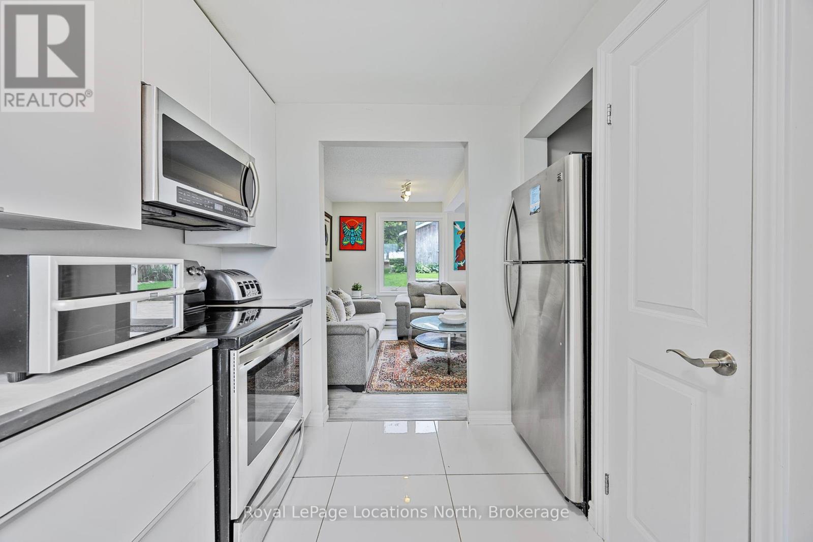 1958 Shore Lane, Wasaga Beach, Ontario L9Z 1T7 - Photo 17 - S12202590